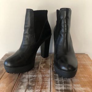 Steve Madden Amandaa Boots-Black